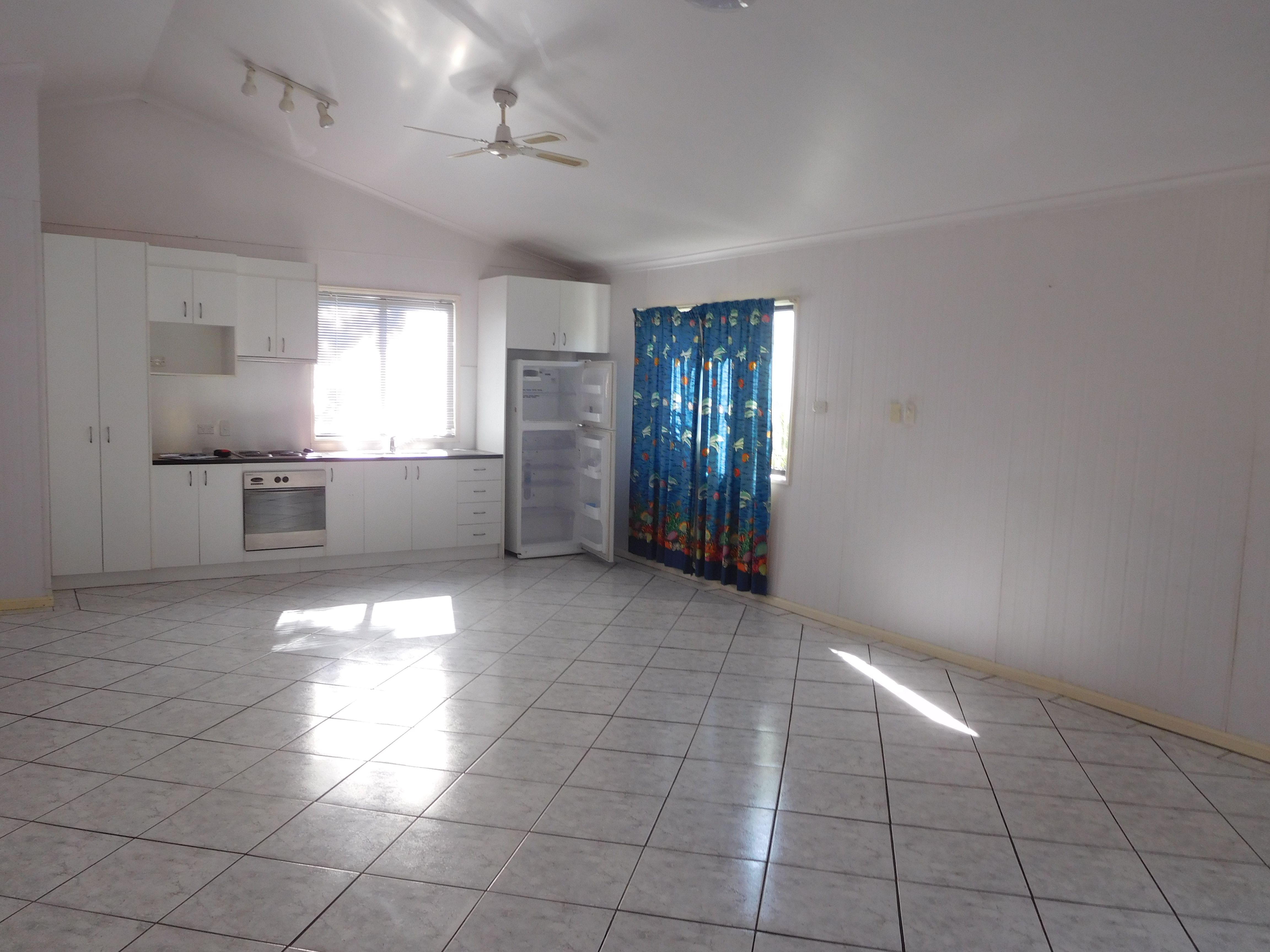 4A/17 Truro Street, Torquay, QLD 4655