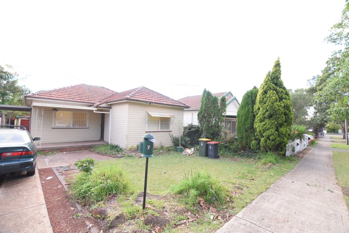 7 Lyon Avenue, Punchbowl, NSW 2196