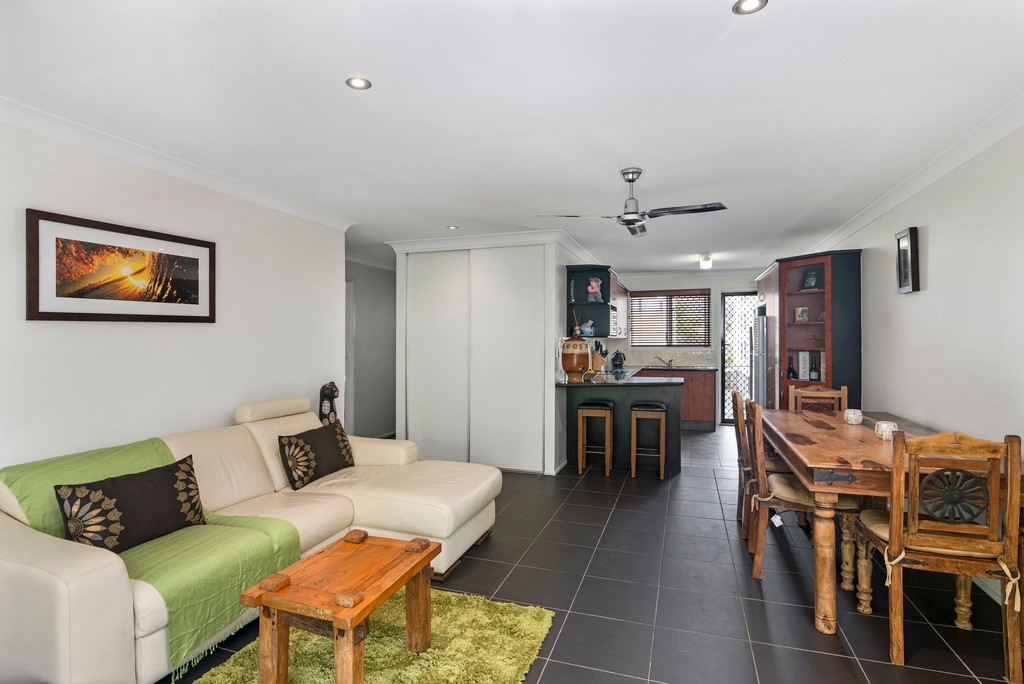5/6 Mawarra Street, Palm Beach, QLD 4221