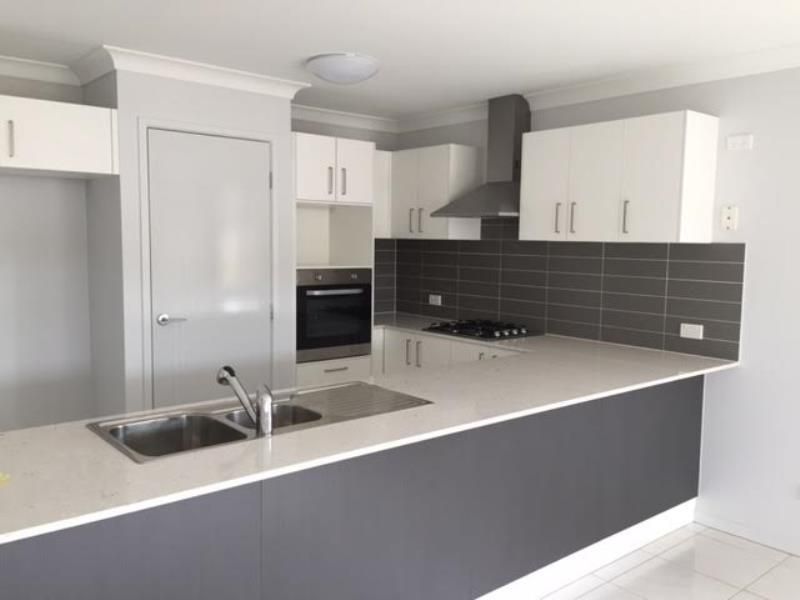 70 Fitzpatrick Circuit, Augustine Heights, QLD 4300