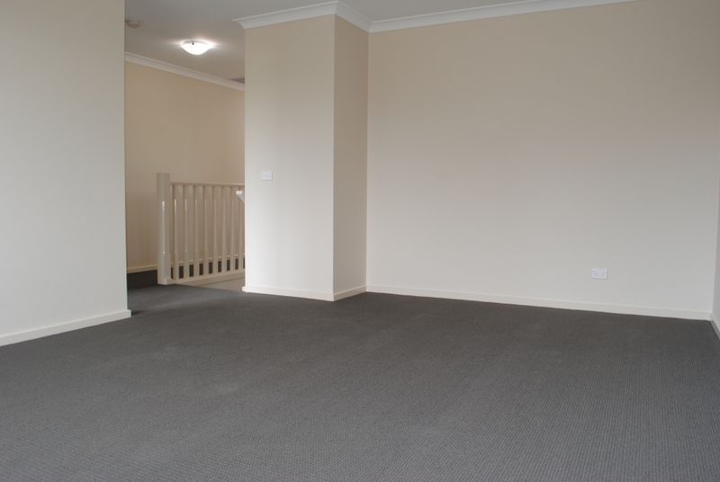 2/180 Henry Road, Pakenham, VIC 3810