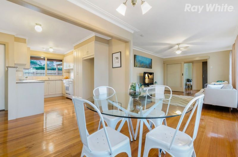 51 Folkstone Crescent, Ferntree Gully, VIC 3156