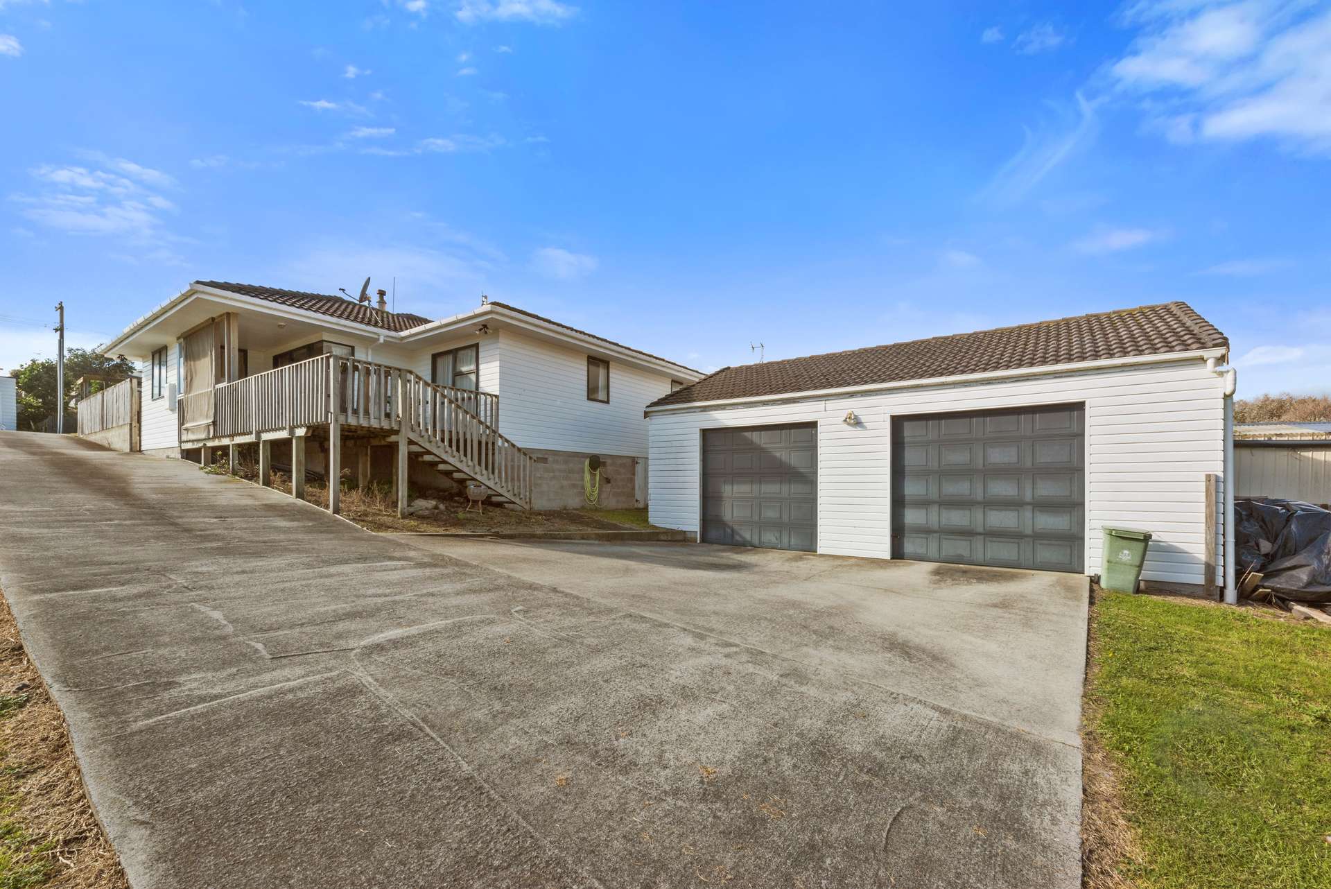 212 Pukehina Parade, Pukehina, Western Bay Of Plenty District Real
