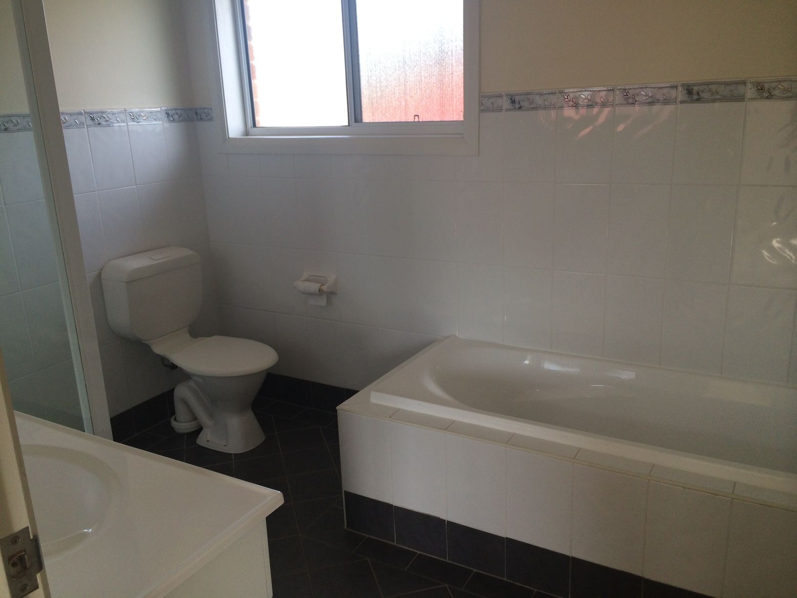 2/186 Tongarra Road, Albion Park, NSW 2527