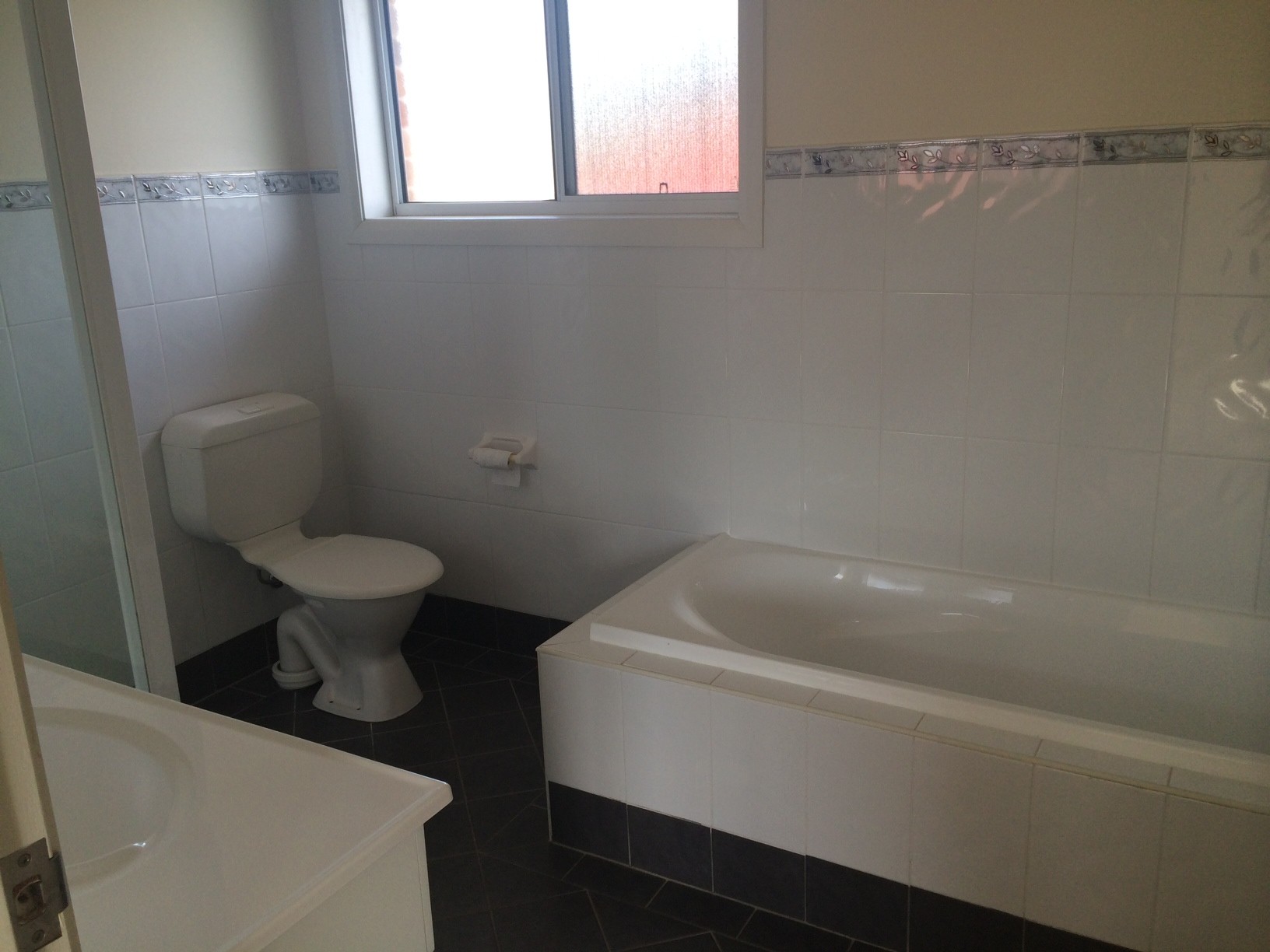 2/186 Tongarra Road, Albion Park, NSW 2527