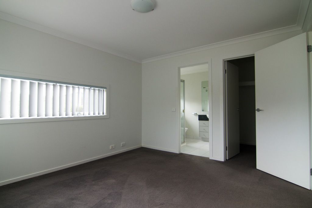 64 Kosta Boda Boulevard, Pakenham, VIC 3810