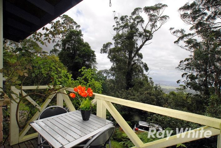 8 Titania Crescent, Tremont, VIC 3785