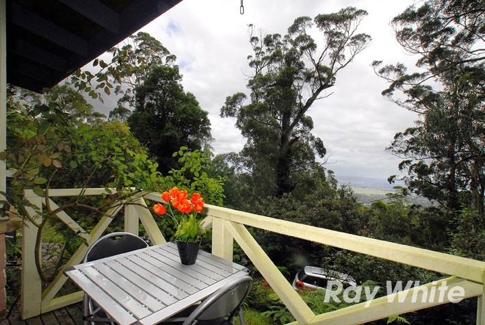 8 Titania Crescent, Tremont, VIC 3785