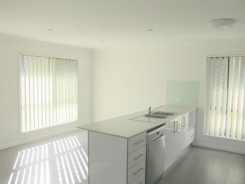 2 Cornelius Drive, Augustine Heights, QLD 4300