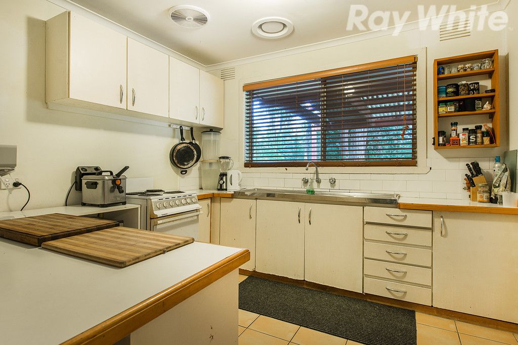 6 Hansford Close, Kilsyth, VIC 3137
