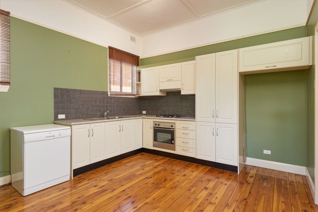 11 Bimbeen Street, Wagga Wagga, NSW 2650