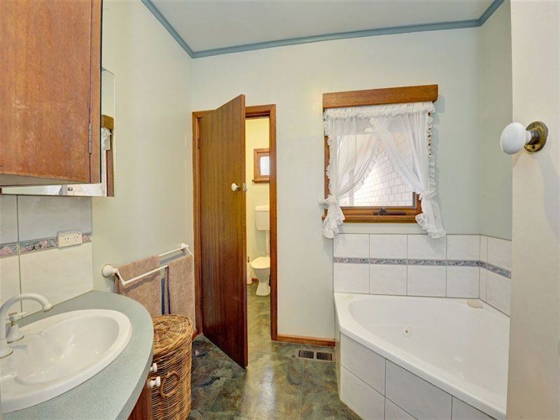 207 Eddy Avenue, Mount Helen, VIC 3350