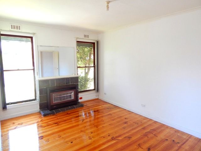 32 Lane Crescent, Reservoir, VIC 3073