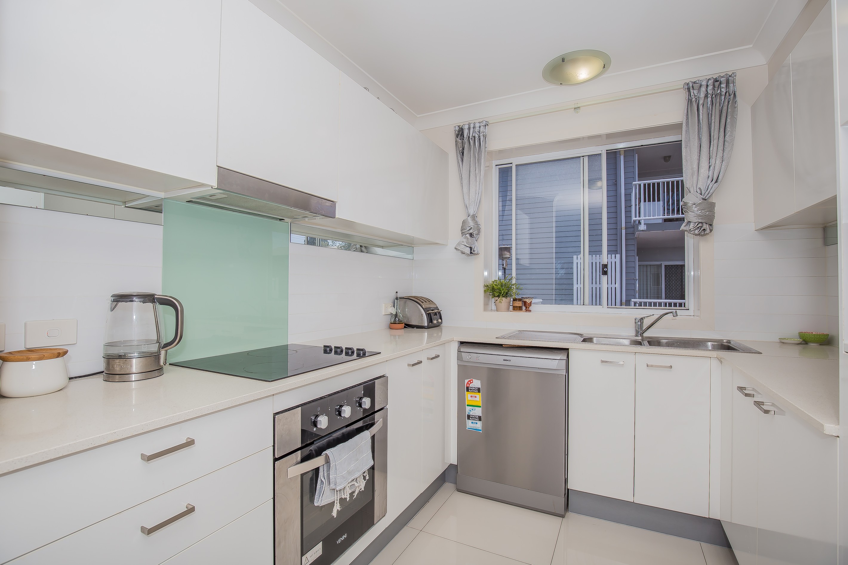 2/12 Lake Street, Yeronga, QLD 4104