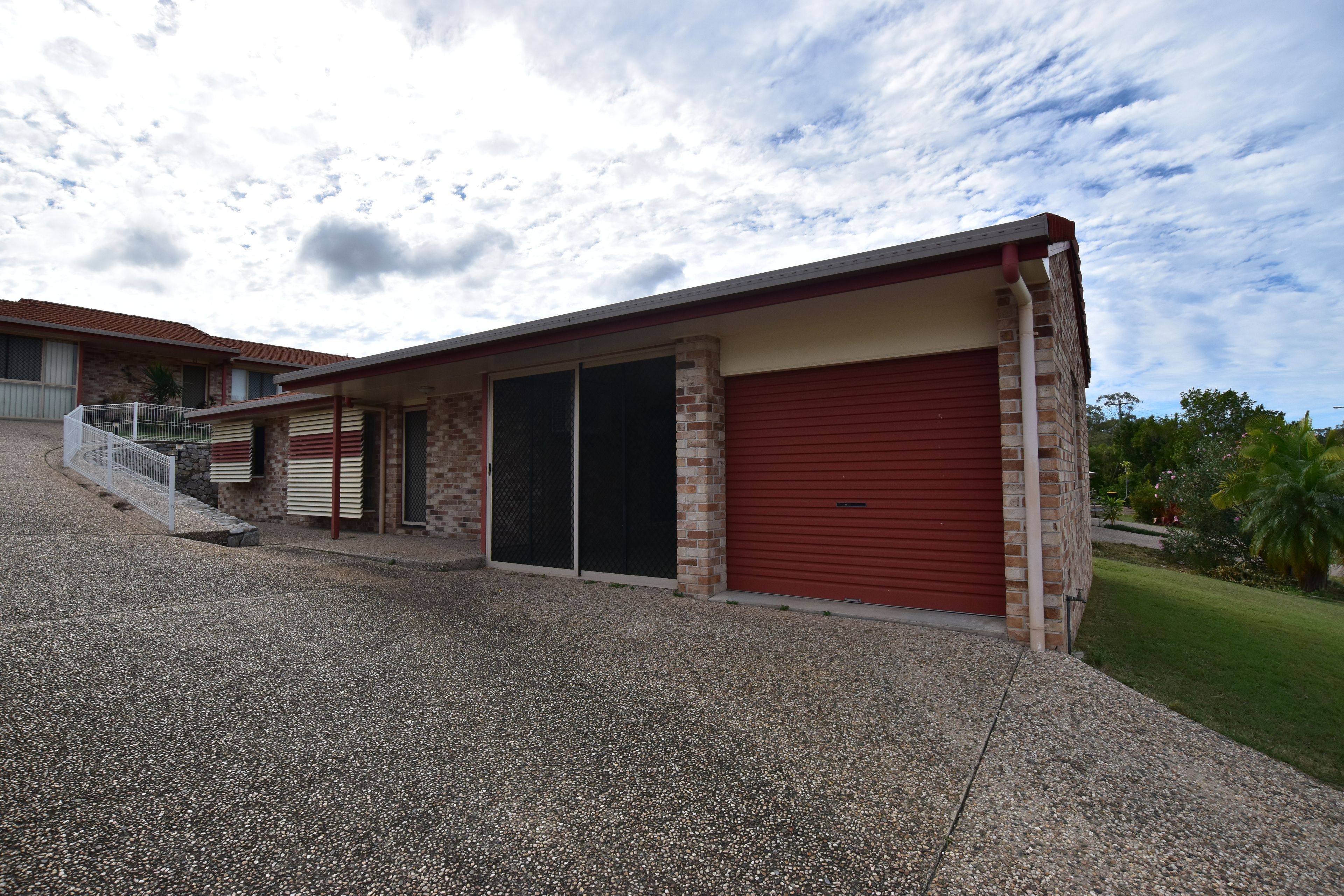 102 Sun Valley Road, Kin Kora, QLD 4680