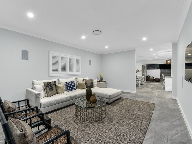 77 Raven Street, Camp Hill, QLD 4152