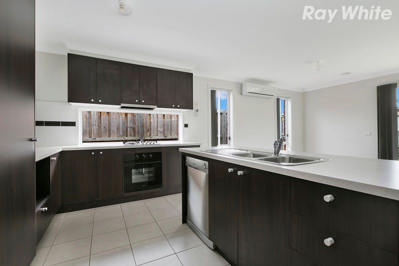 10 Field Street, Pakenham, VIC 3810