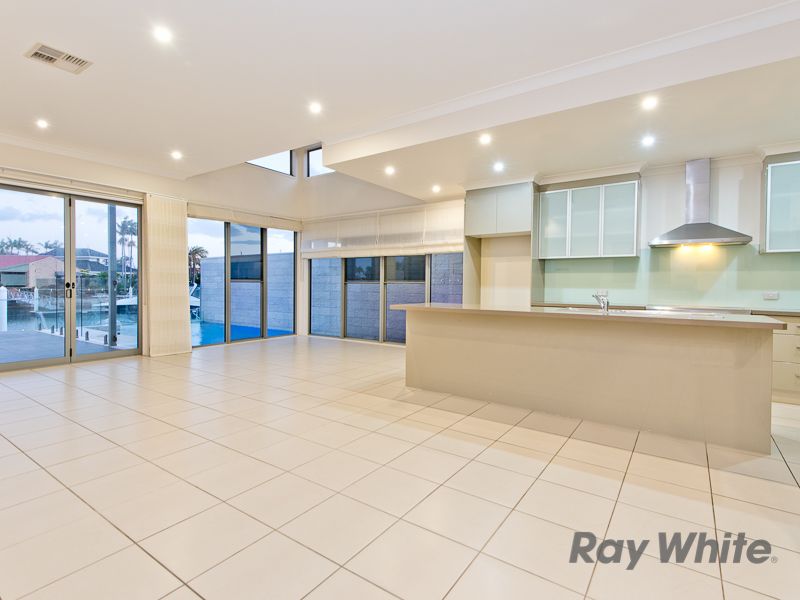 38A Courageous Court, NEWPORT, QLD 4020