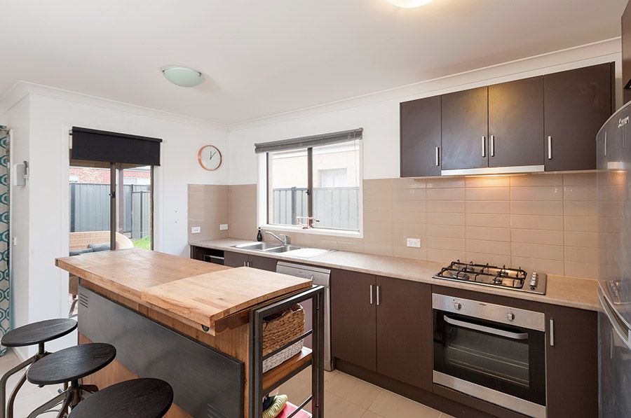 28 Bradshaw Avenue, Craigieburn, VIC 3064