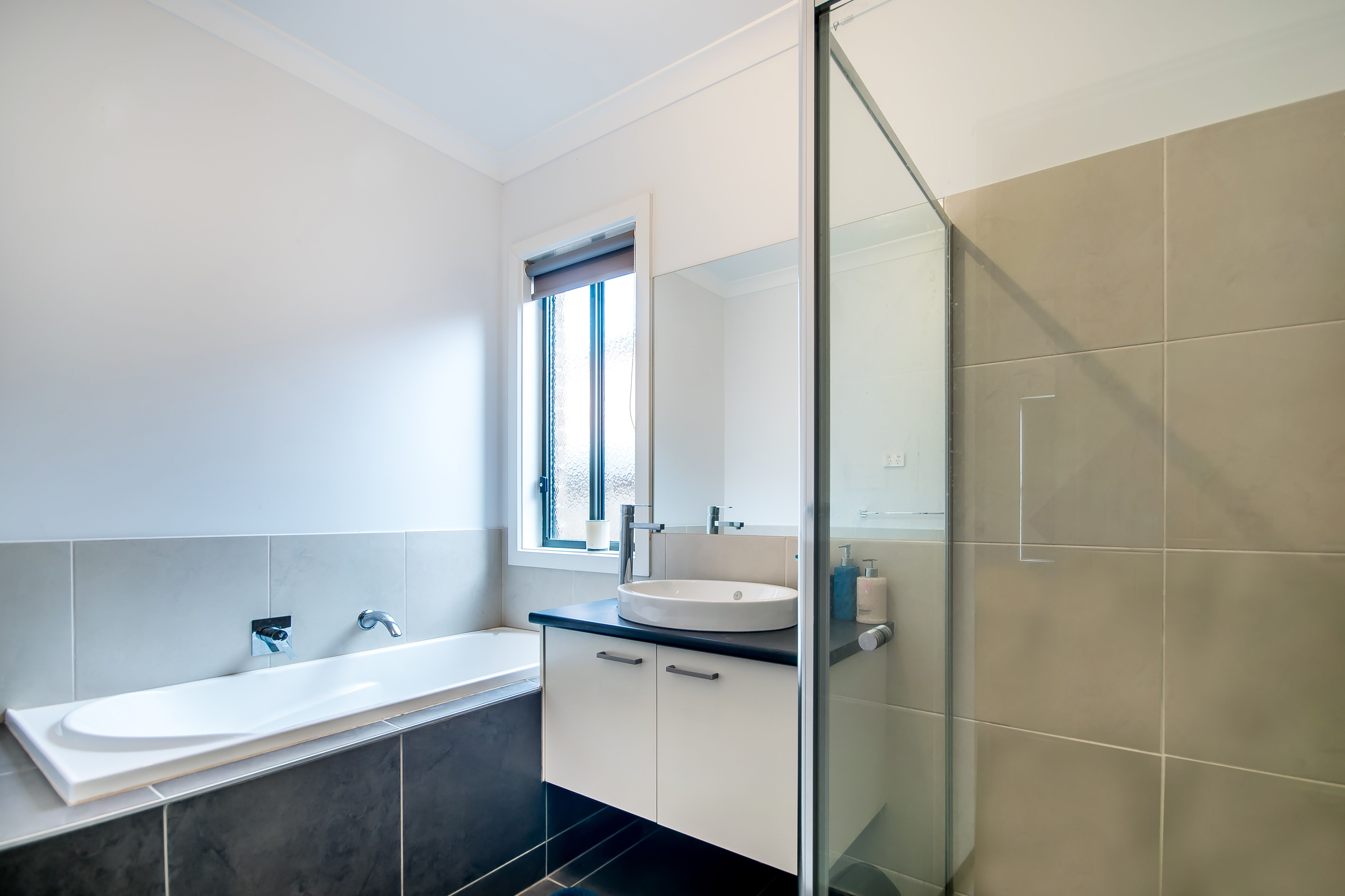 2/32 Paul Harris Drive, Melton West, VIC 3337
