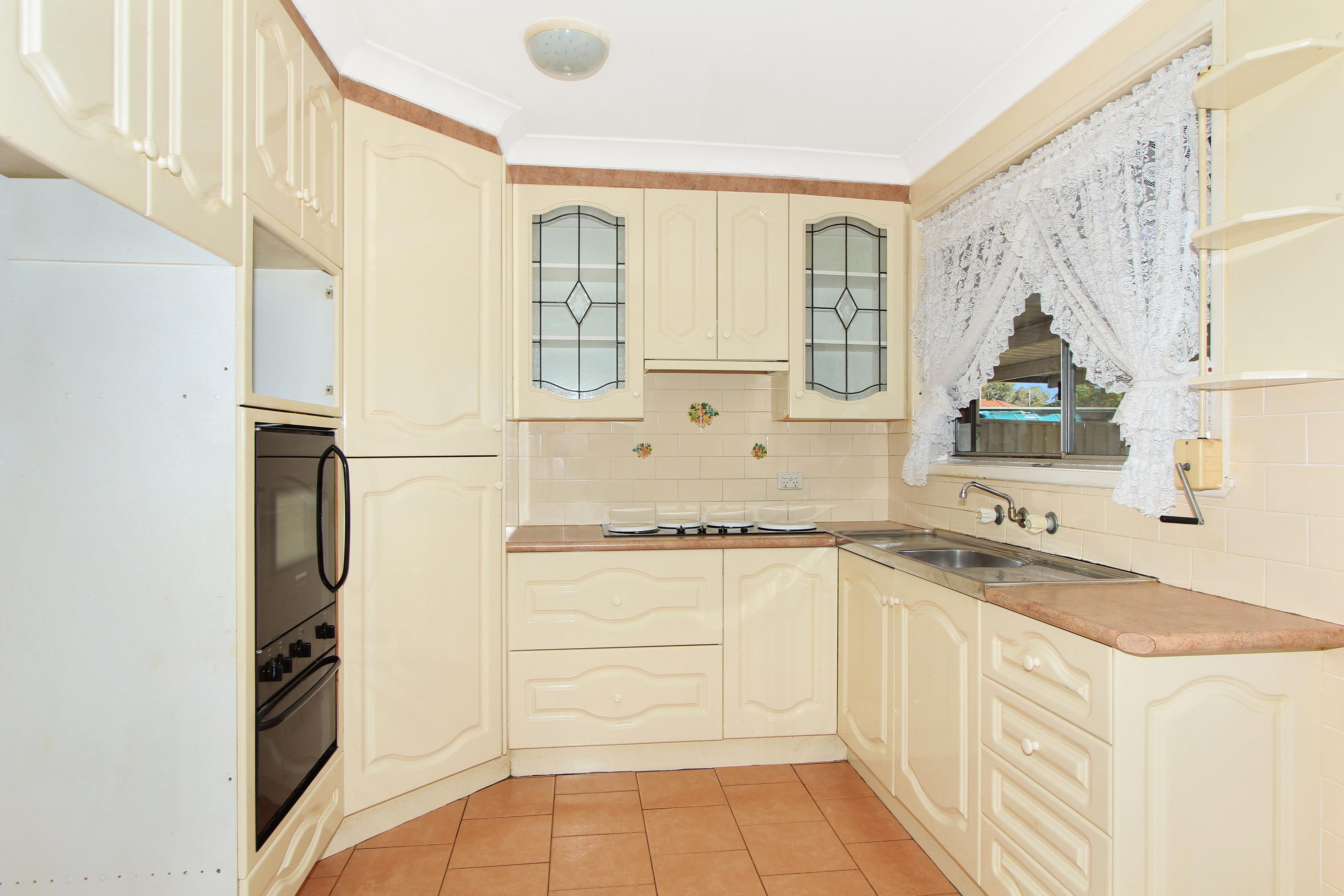 2 Captain Cook Drive, Barrack Heights, NSW 2528