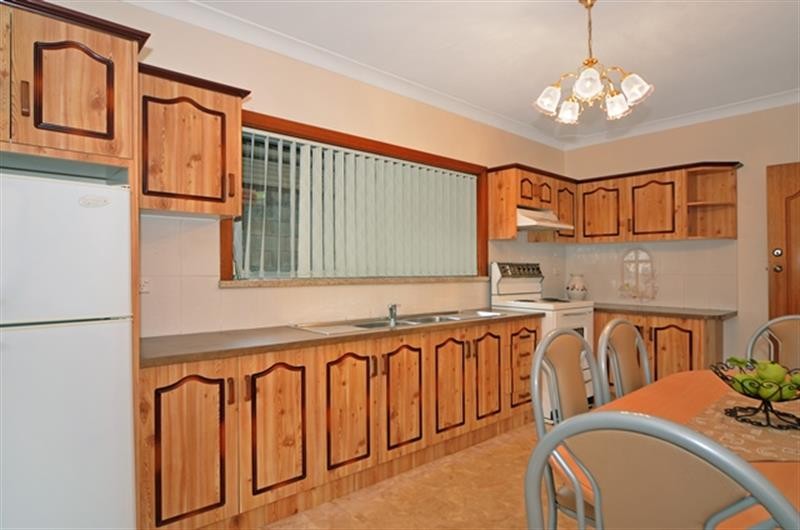 56 Mirrabooka Road, Lake Heights, NSW 2502