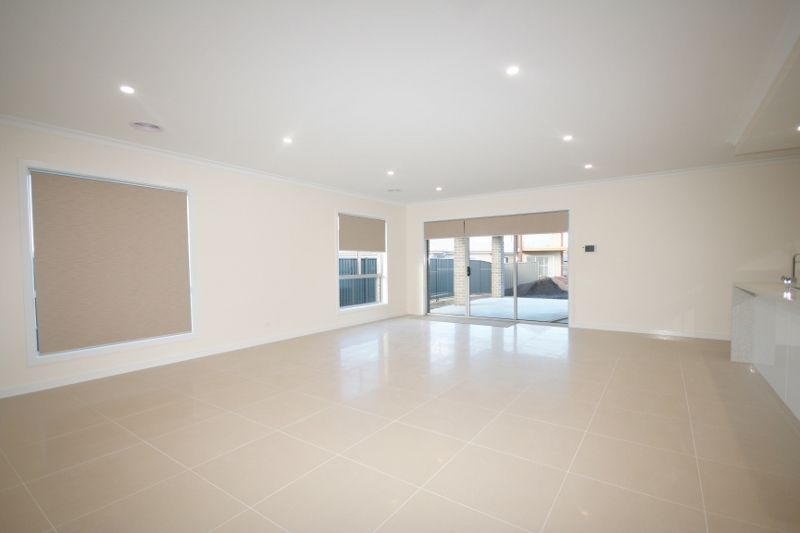 6 Larkin Street, Googong, NSW 2620
