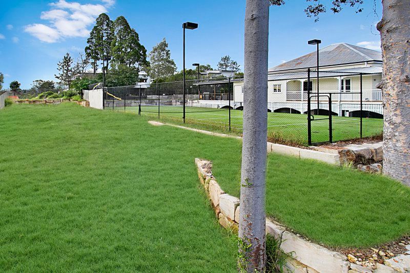 190 Cliveden Avenue, Corinda, QLD 4075