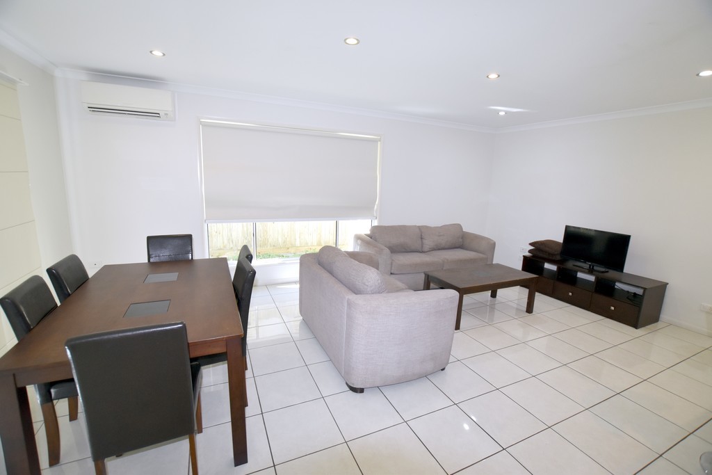 1/4 View Street, West Gladstone, QLD 4680