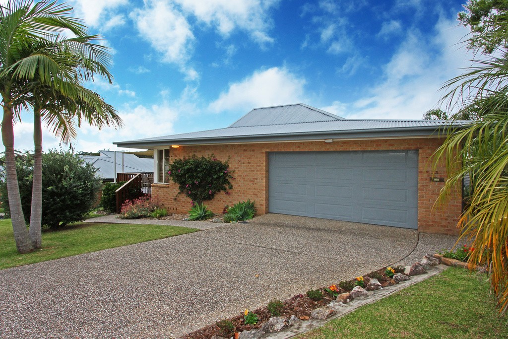 3 Blaxland Crescent, Sunshine Bay, NSW 2536