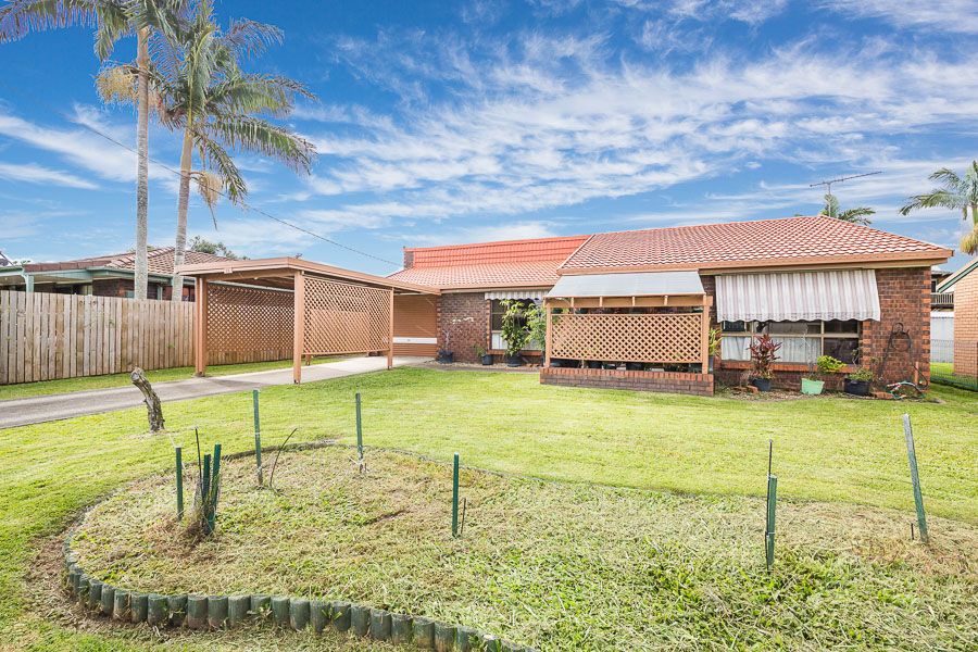 16 Dianthus Avenue, Banksia Beach QLD 4507
