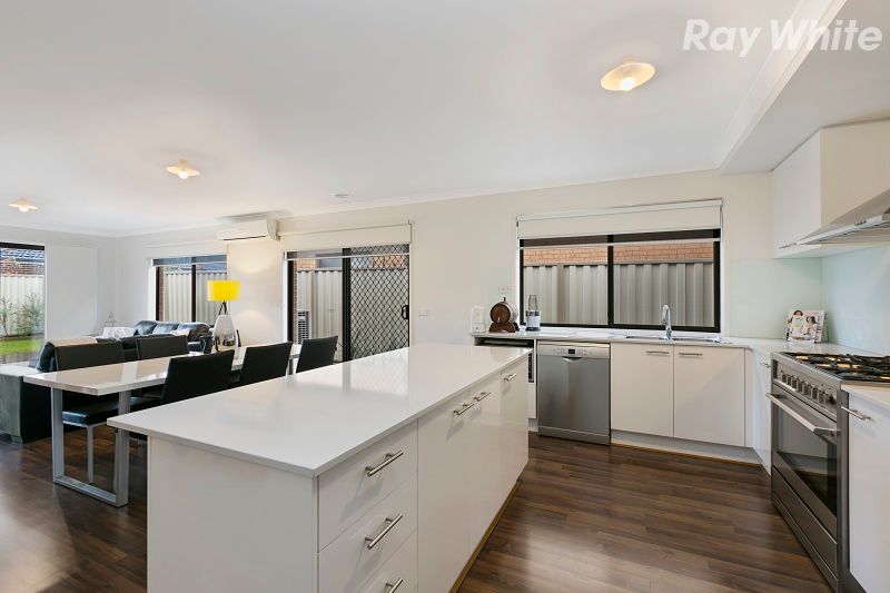 11 Cockatoo Road, Pakenham, VIC 3810