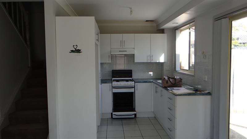 2/10 Semaphore Road, Berkeley, NSW 2506