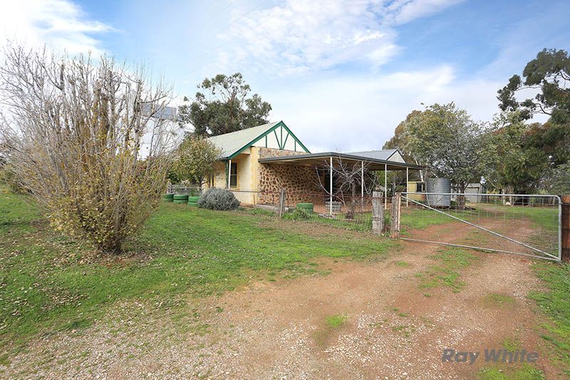 7 Napier Street, Farrell Flat, SA 5416