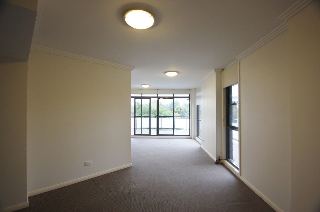 3/12 Parkside Crescent, Campbelltown, NSW 2560