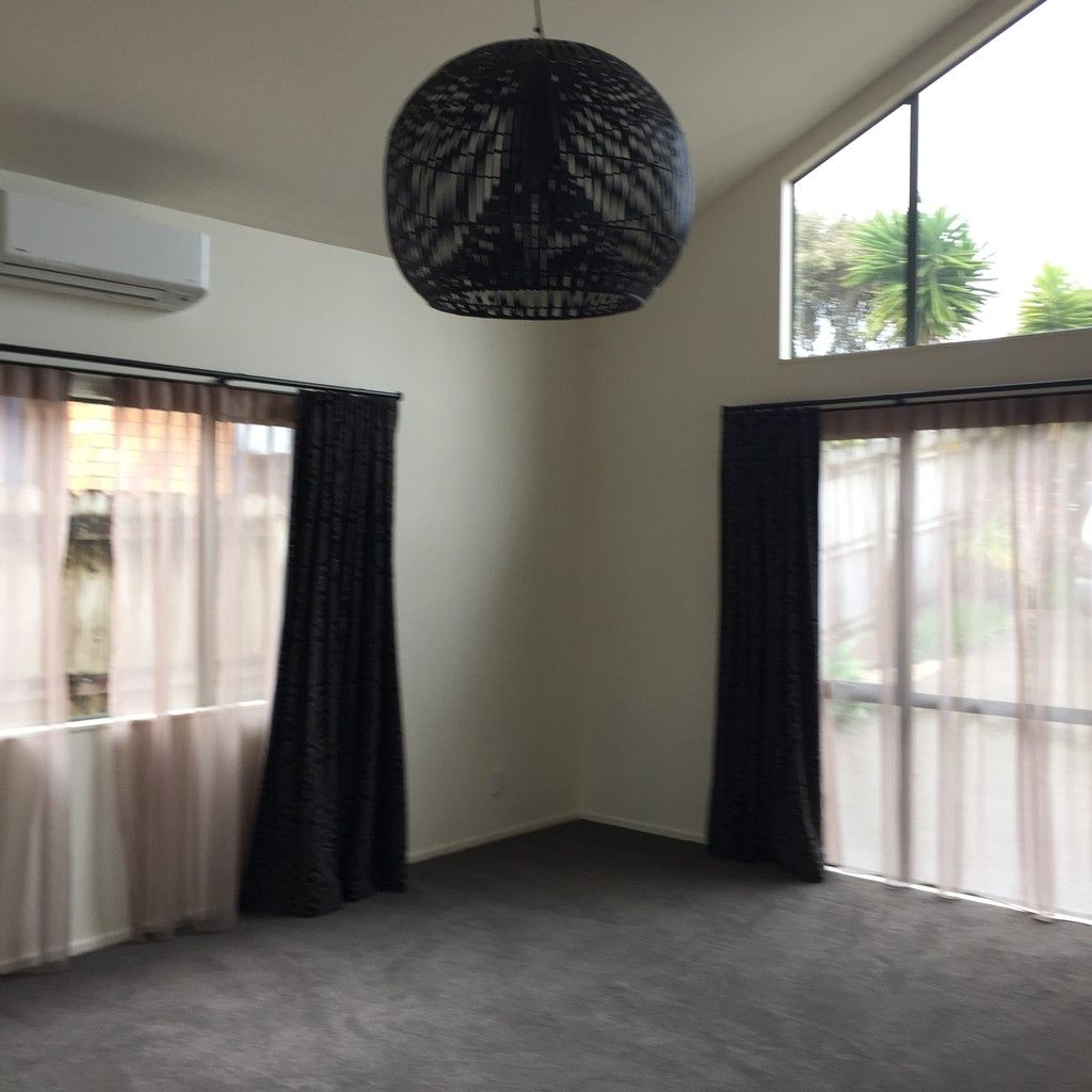 19 Medallion Drive, Pinehill, North Shore City