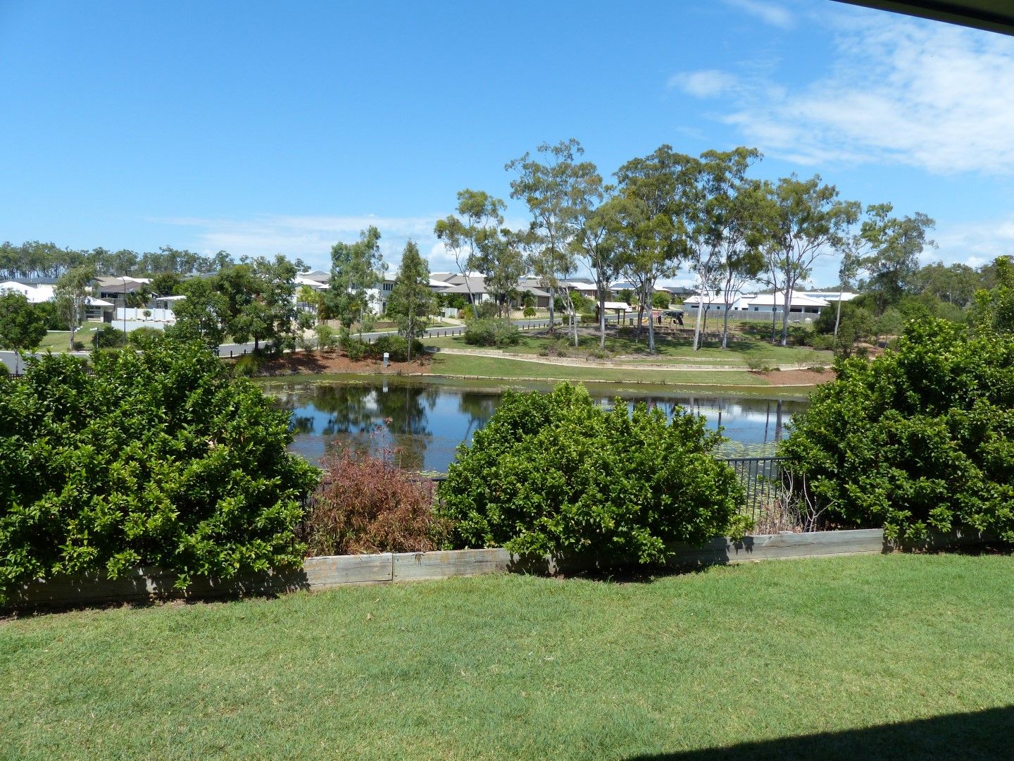 1 Grasstree Crescent, Kirkwood, QLD 4680