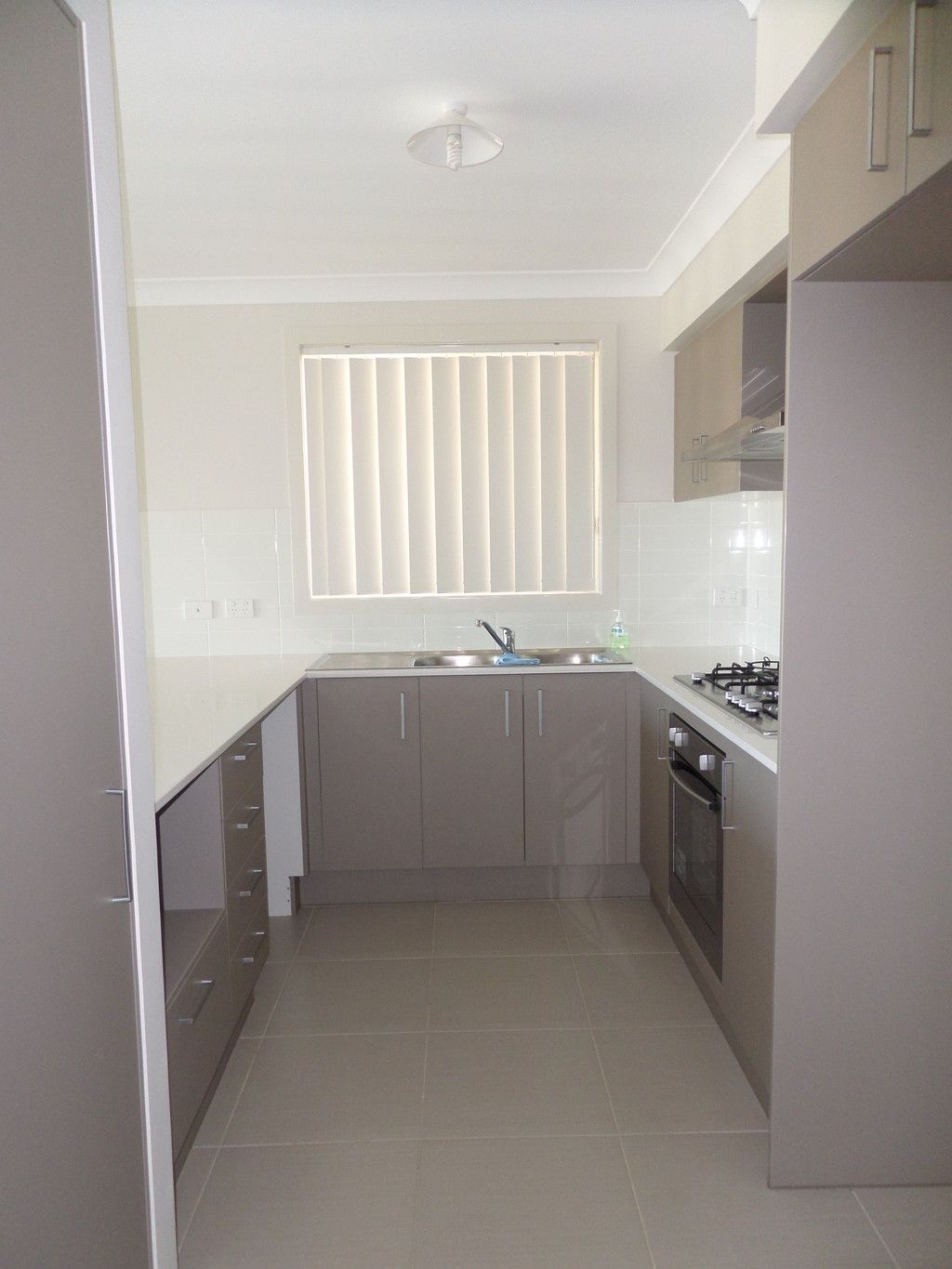 33 Follet Avenue, Middleton Grange, NSW 2171