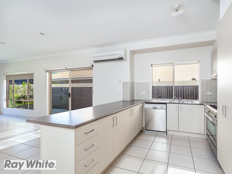 8 Warabi Crescent, North Lakes, QLD 4509