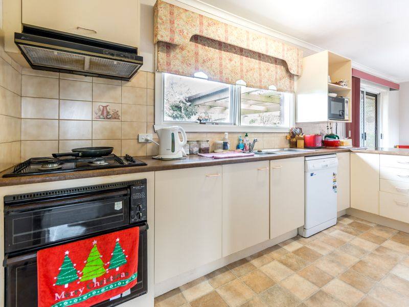 4 Kilmuir Place, Melton West, VIC 3337