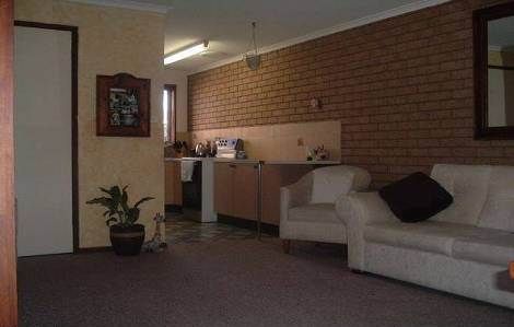2/2 Nordlingen Drive, Tolland, NSW 2650