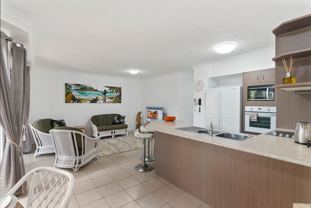 4/7 Redondo Avenue, Miami, QLD 4220