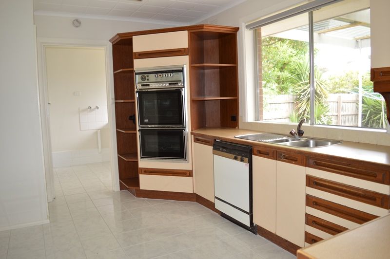 7 Lincoln Drive, Cheltenham, VIC 3192