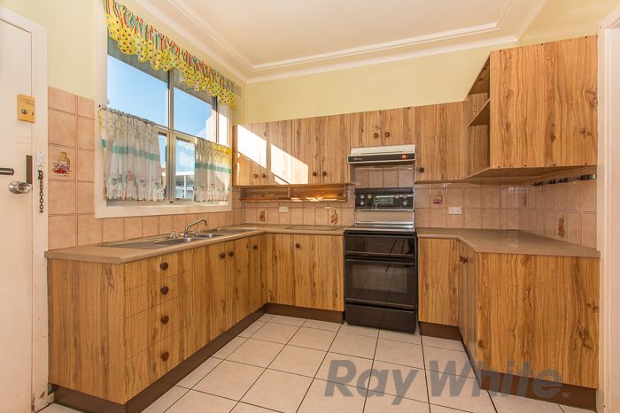 11 Robert Street, Belmont South, NSW 2280