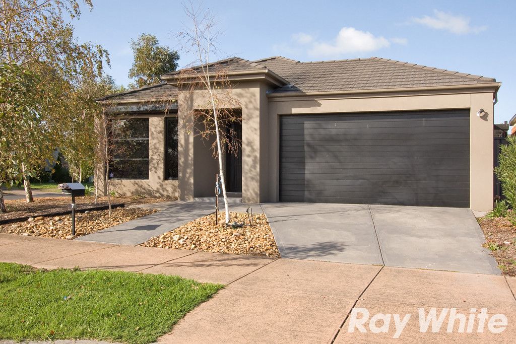 7 The Parkway, Pakenham VIC 3810