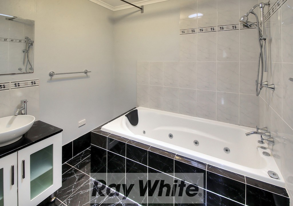 12 Waratah Drive, Crestmead, QLD 4132
