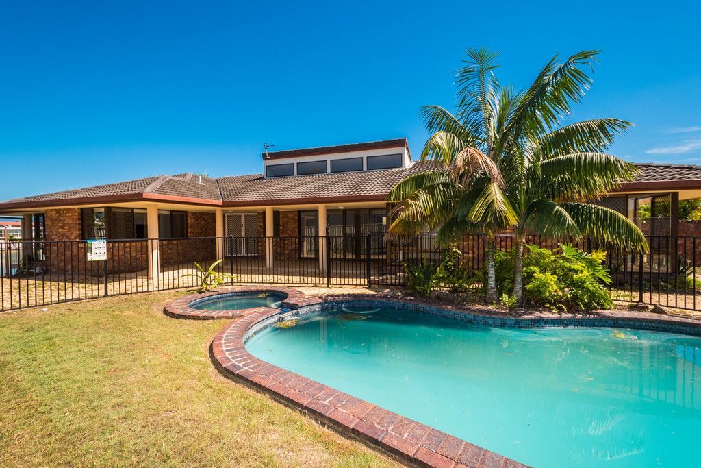 4 Darnay Road, Broadbeach Waters, QLD 4218