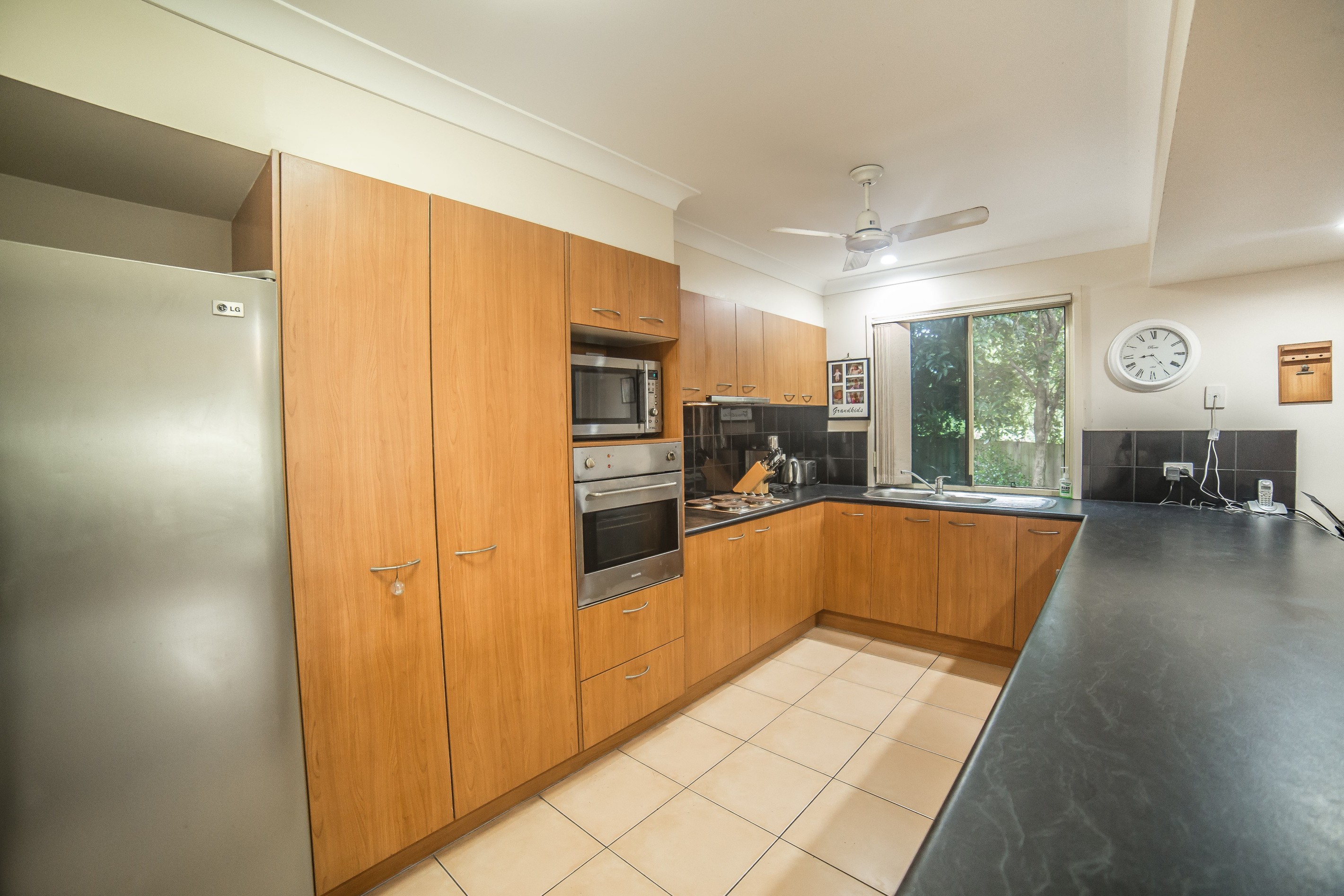 2/100 Kumbari Avenue, Labrador, QLD 4215