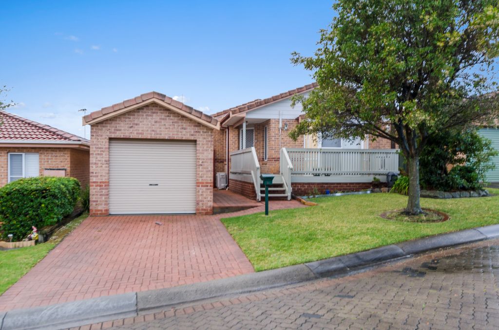 11 Sanderson Road