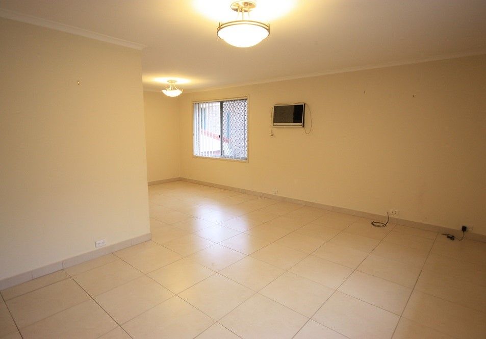 14 Mantalini Street, Ambarvale, NSW 2560